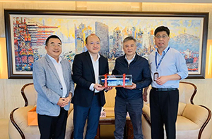 上汽威廉希尔williamhill领导一行拜访上港集团