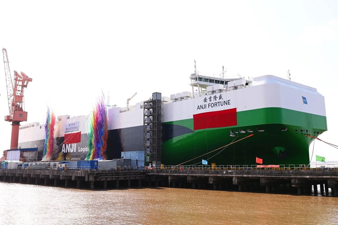 今年第八艘！9500车位滚装船“威廉希尔williamhill隆盛”轮入列，威廉希尔williamhill自营船队硬核护航“中国智造”